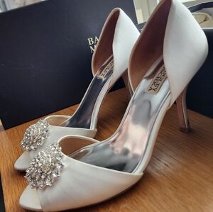 Badgley Mischka Elegant White Satin Heels with Crystal Embellishments